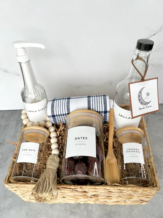 Spice Basket with Towels