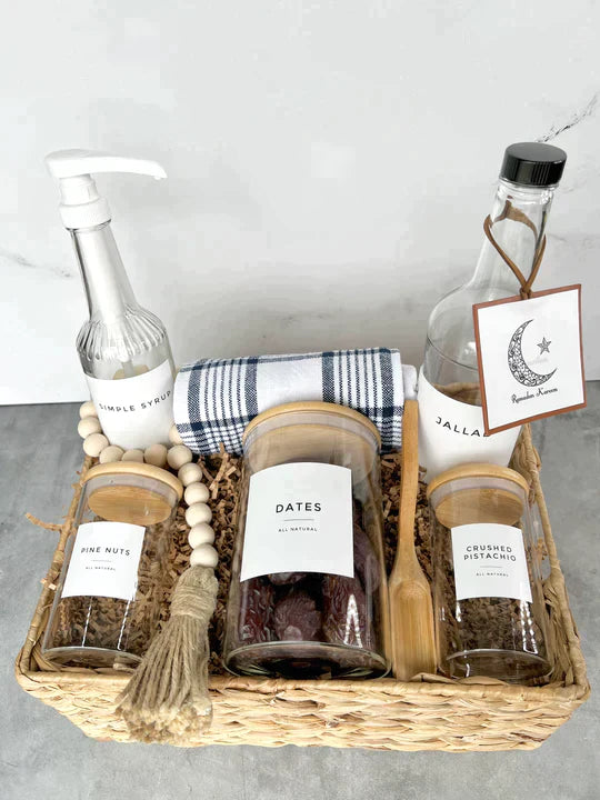 Basket $250 <li> 14 Spices Of Your Choice </li><li> 1 Olive Oil (16 oz) </li><li> 1 Balsamic Vinegar (16 oz) </li><li> 1 Soap Bottle</li><li> Towel </li><li> Large acacia board </li><li> Spoon </li>
